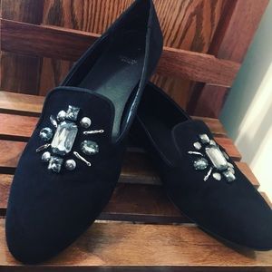 Vera Wang flats with gems ! A must have for work!